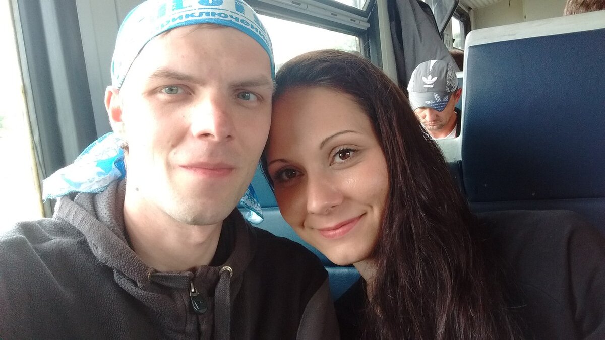 Едем в электричке. Пока всё норм)