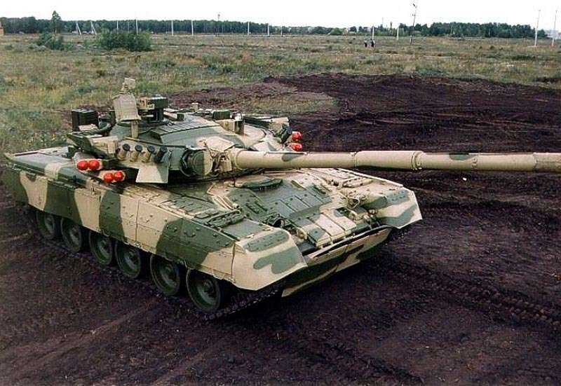 Источник фото: https://army-news.ru/2016/03/zashhita-bronetexniki-ugrozy-i-resheniya/amp/