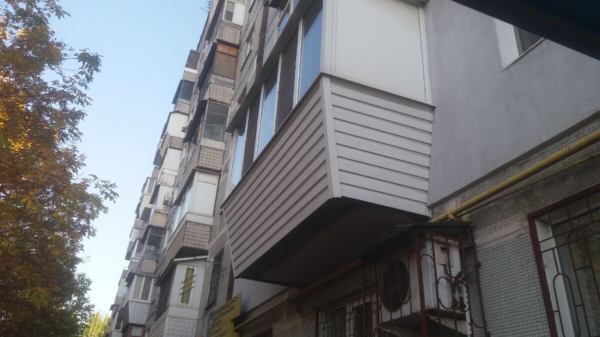 Балкон в квартире, процесс ремонта поэтапно, декор и функциональность.