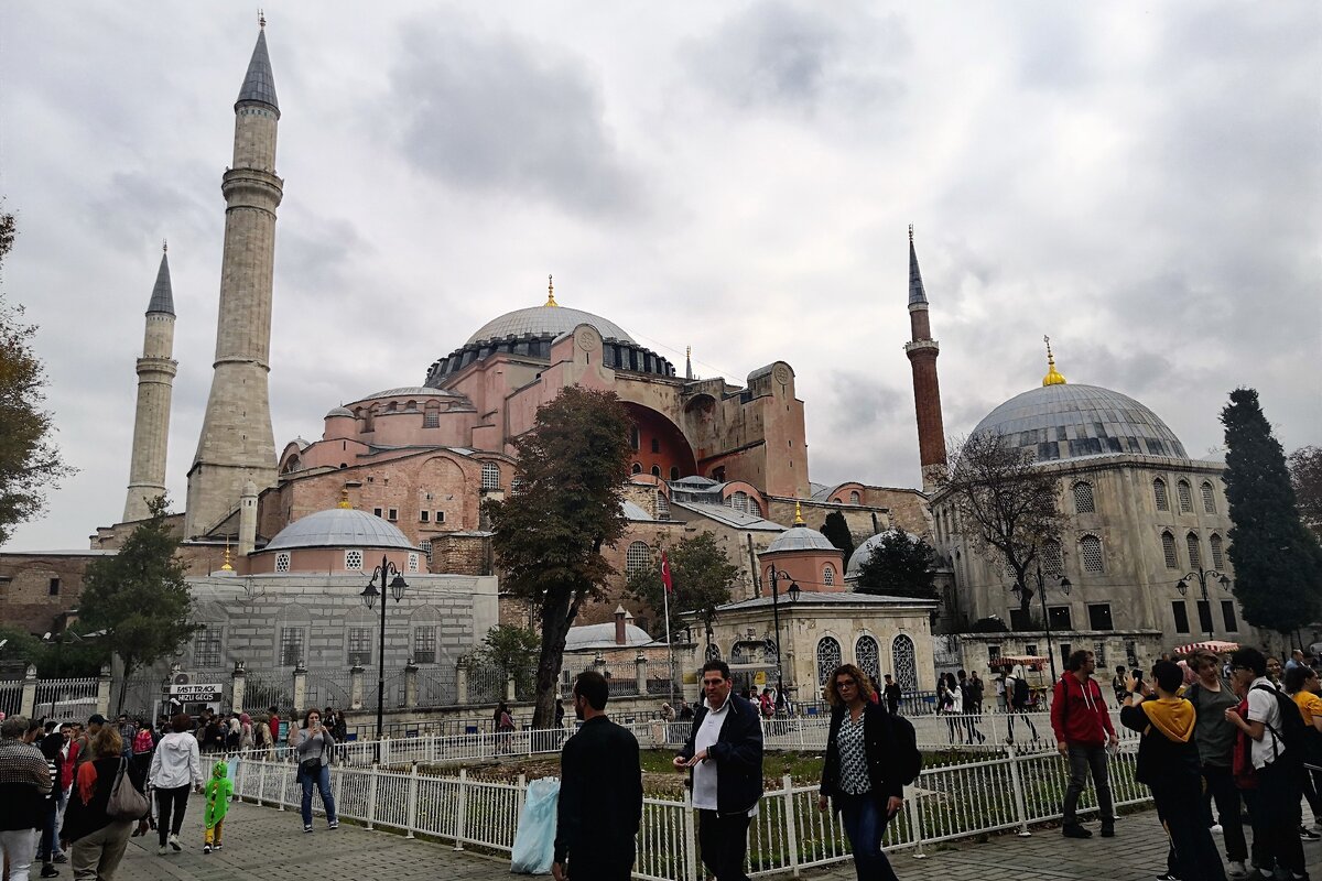 Айя софия стамбул. Голубая мечеть, собор святой софии, сулеймание. Мечеть айя софия. Мечеть в турции софия. Стамбул мечеть айя-софья.