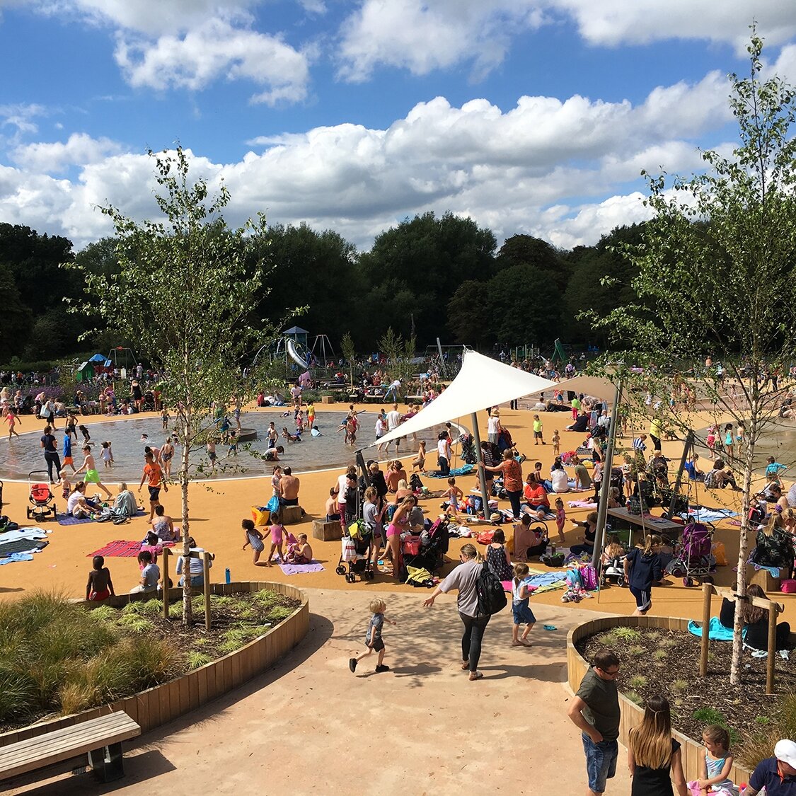  http://landezine.com/wp-content/uploads/2019/06/Cassiobury-09.jpg