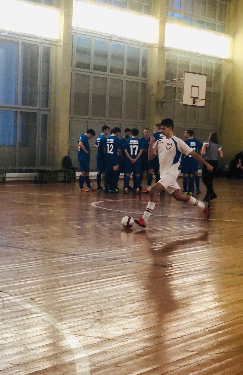 Динамичная фотография. В первом сезоне в своей команде ты скорее сидишь в запасе (если ты только не супер профессионал)