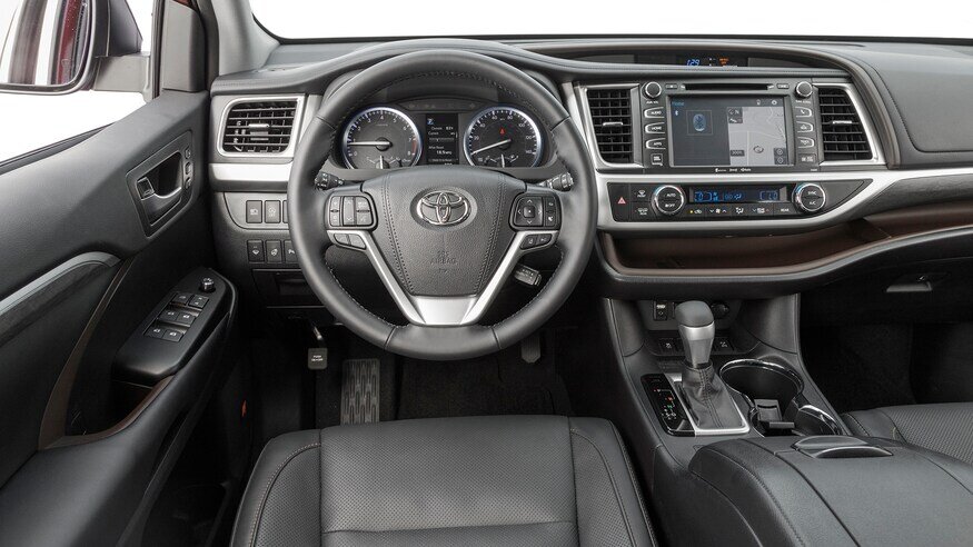 Toyota highlander интерьер