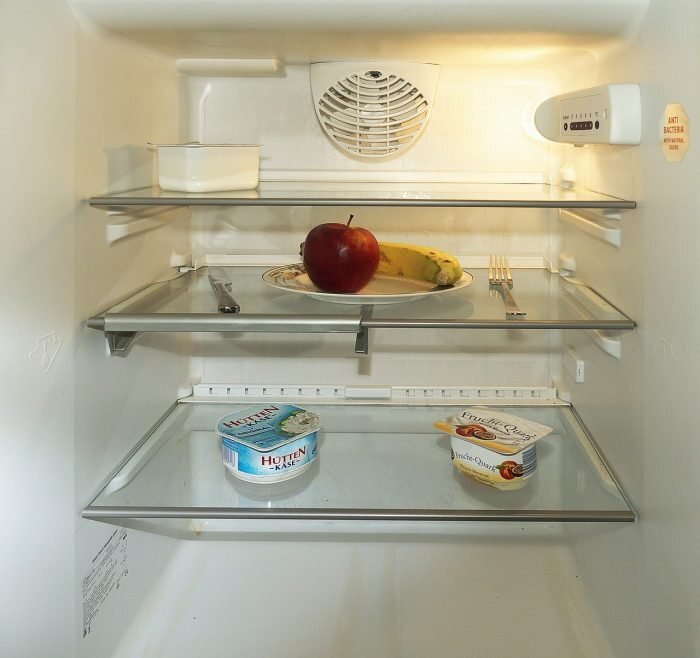 Как быстро и безопасно разморозить холодильник: отвечаем на 5 главных вопросов