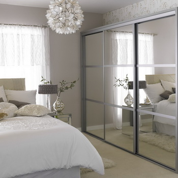 Зеркало – душа спальни