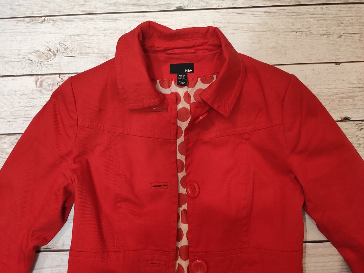Обычный плащ из H&M