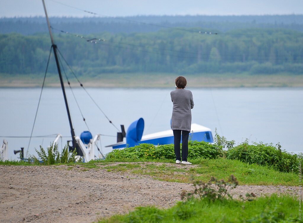  
Ворогово - это такой младший брат Ярцево. Село основанное в 1637 году промышленными товарищами для ведения хлебного бизнеса, с целью реализации оного в богатый Туруханск.
