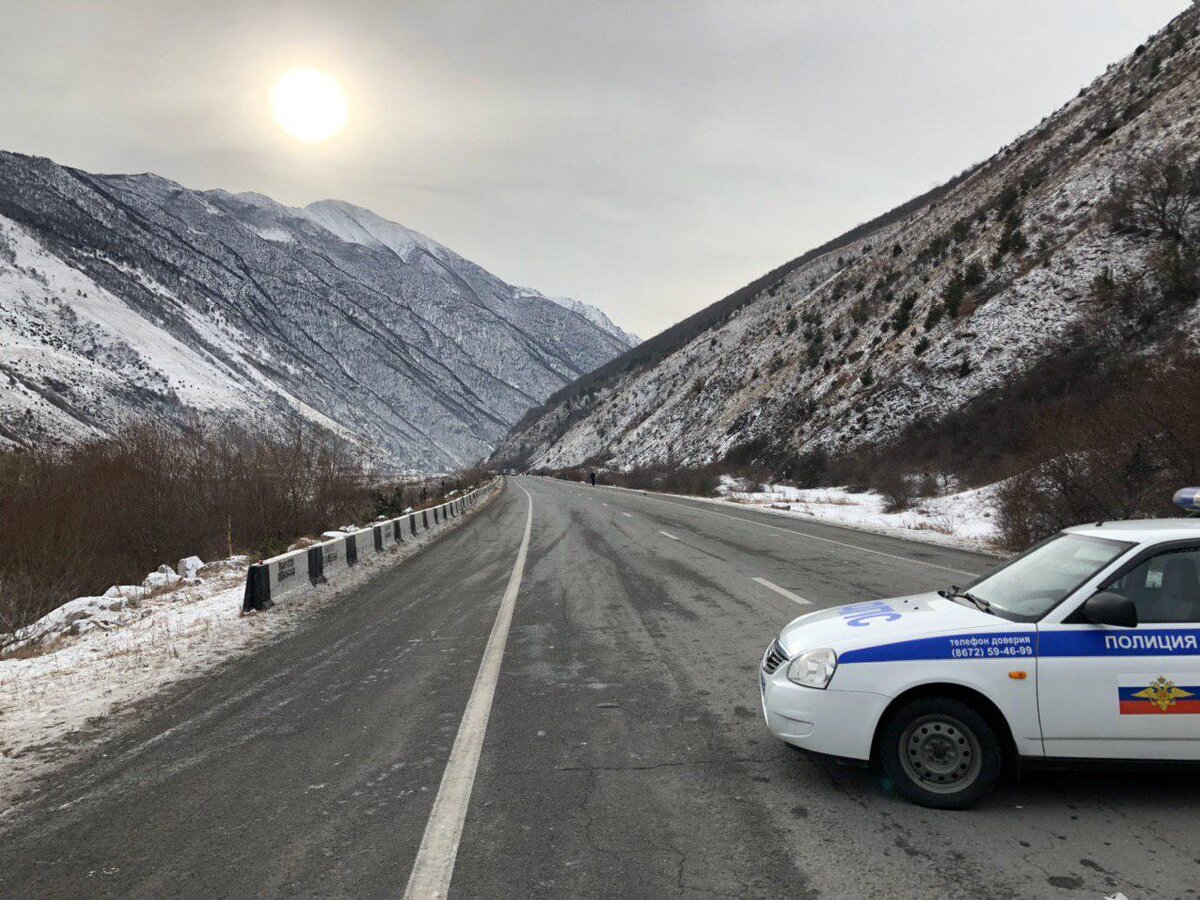 Ларс грузия дорога. Верхний ларс гудаури. Дорога в грузии верхний ларс. Дорога мцхета степанцминда ларс. Ларс грузия дорога.