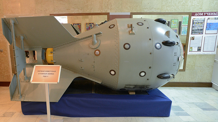 Первая советская атомная бомба РДС-1 в музее Российского федерального ядерного центра в Сарове