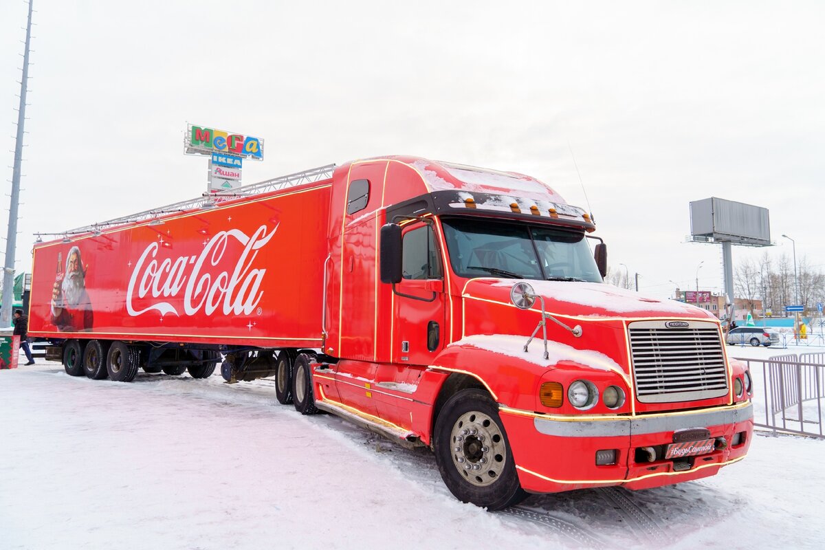 25 лет новогодней рекламе Coca-Cola с грузовиками. А когда они приехали в  Россию? | Coca-Cola | Дзен