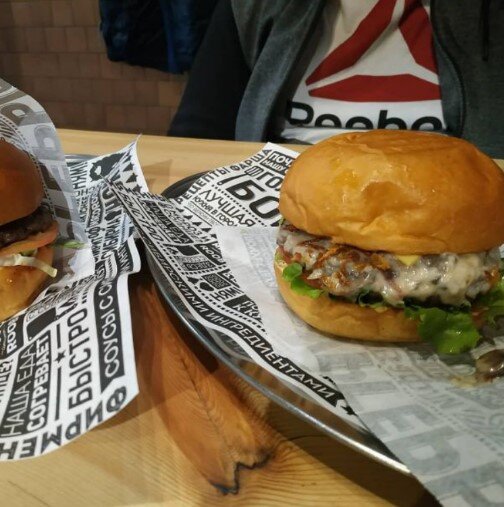 На вид булка с воздухом внутри