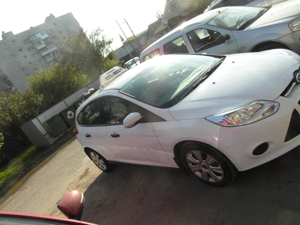 РОЗКАЖУ  НА СВОЁМ ОПОТЕ  Я РАБОТАЛ ТАКСИ  ПОТОМ ДЕНЬГИ НУЖНЫ БЫЛИ ПРОДАЛ ПЕРЕКУПАМ ПО ДОВЕРЕННОСТИ ПОСЛИ КАК Я ПРОДАЛ МАШИНУ ЧЕРЕЗ ПОЛ ГОДА МНЕ НА  ЧЕЛИ ПРИХОДИТЬ ШТРАФЫ НА МАЁ ИМЯ Я ПАШОЛ В ГОИ С ДОГОВОРОМ КУПЛИ ПРОДАЖЕ НО МНЕ СКАЗАЛИ ПАКА ТЕ  КТО КУПИЛ НЕ ПОСТАВЯТ НА УЧЁТ МАШИНУ ШТРАФЫ НА МЕНЯ ПРИХОДИТЬ БУДУТ  ПАДОМ Я  ЭТИМ ДОГОВОРОМ  СНЕМАЛ ЭТУ МАШИНУ  СТАГО ЧТОБЫ НА МНЕ НИ ЧИСЛИЛАСЬ И ПРИШЛОСЬ ЧУЖИЕ ШТРАФЫ ПЛАТИТЬ ШТРАФОВ 10000 ТЫСЯЧ КАК МНЕ СКАЗАЛИ МНЕ ЕЩЁ ПОВЕЗЛО А ЕСЛИ АНИ БЫ ЧТОНИБУТЬ НА ТВОРИЛЕ БЫ ДАШЕ ЕСЛИ У ВАС НА РУКАХ  ЕСТЬ ДОГОВОР КУПЛИ ПРОДАЖИ ПАКА ОНИ МАШИНУ НА СЕБЯ НЕ ОФОРМЯТ ОНА НА ВАС ЧИСЛИТСЯ БУДЕТ И ВСЕ ШТРАФЫ БУДУТ ПРИХОДИТЬ ВАМ НА ВАШЕ ИМЯ А ОНИ ТАК ГОДАМИ ЕЗДИТЬ МОГУТ ДОГОВОР ПЕРЕПИСЫВАТЬ ПОЭТОМУ ПЕРЕКУПОМ ЛУЧЕ НЕ ПРОДАВАТЬ