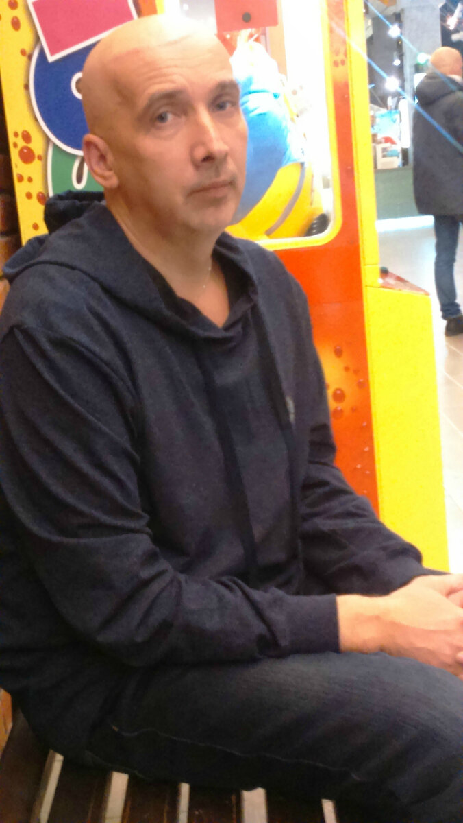 автор этого признания , сейчас