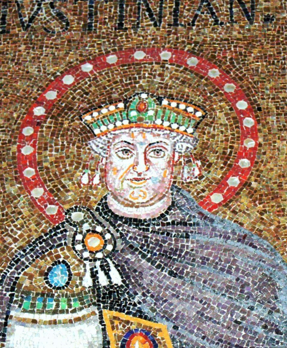 Самый известный император византии. Мозаика император юстиниан равенна. Византийский император юстиниан. Византийский император юстиниан i великий. Велисарий византийский.