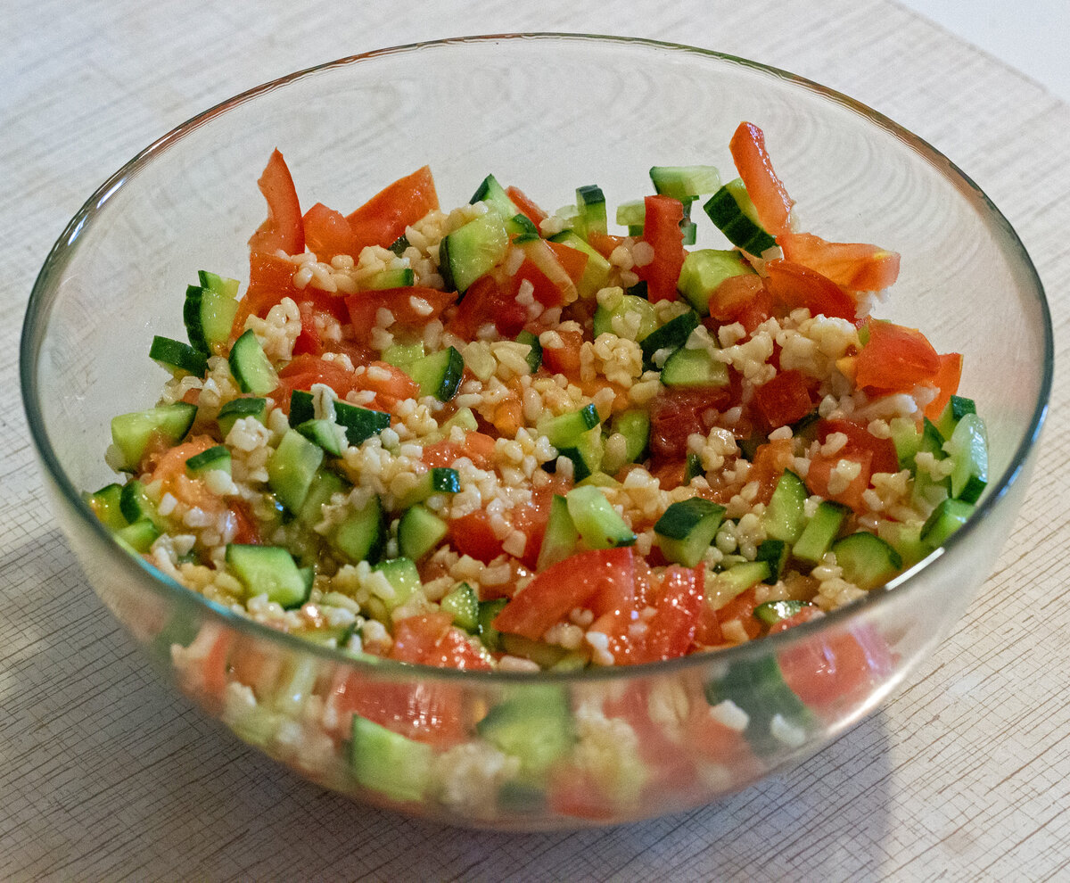 Универсальное блюдо – булгур со свежими овощами