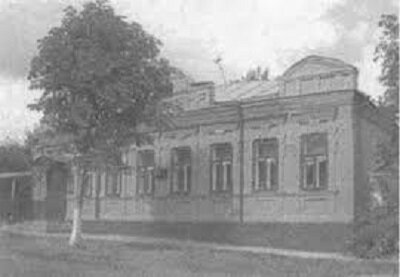 Захолустный городишко...