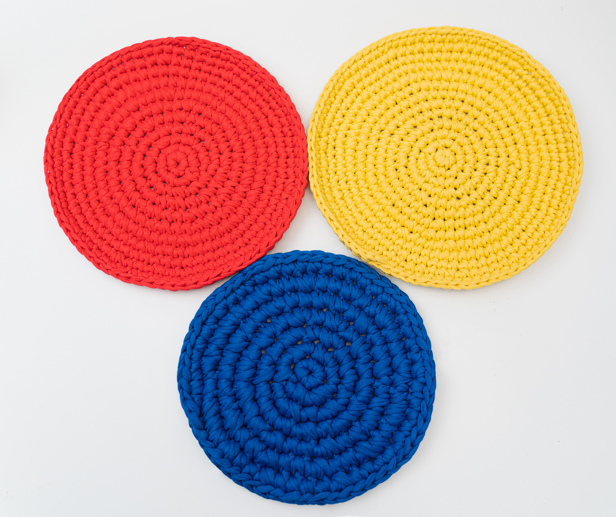 Разноцветные круги из трикотажной пряжи hobyt