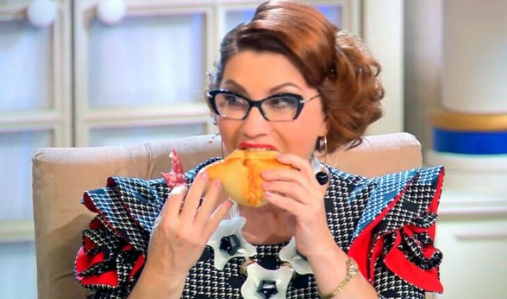 Примерно так я выгляжу на карантине... (Роза из <<Давай поженимся >>) Фото из открытого источника. 