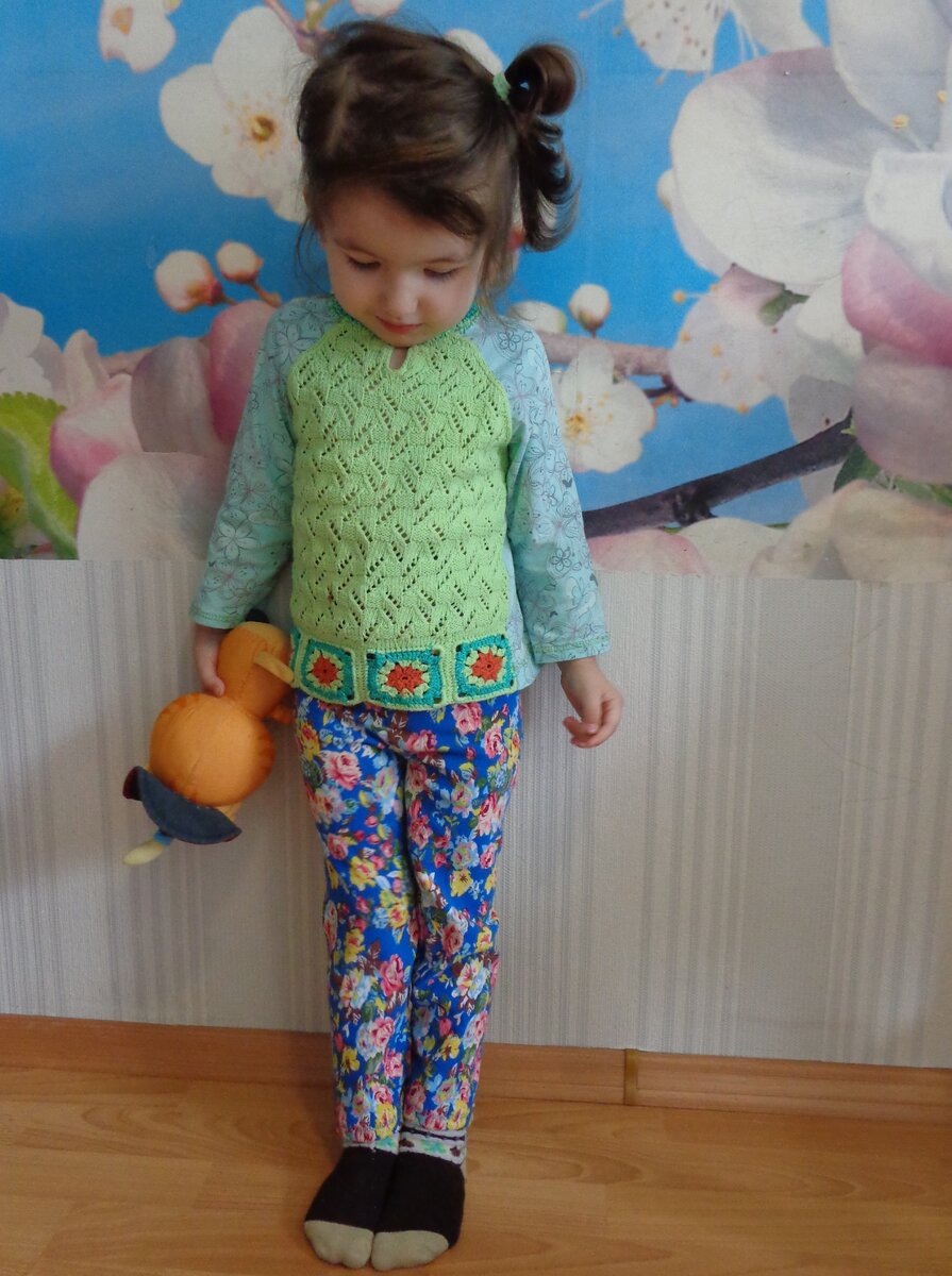 Полина... скромна...