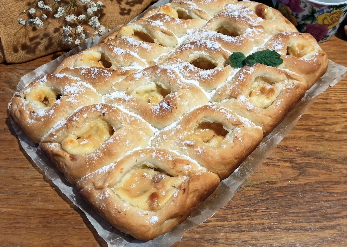 Пирог с творогом и изюмом в духовке