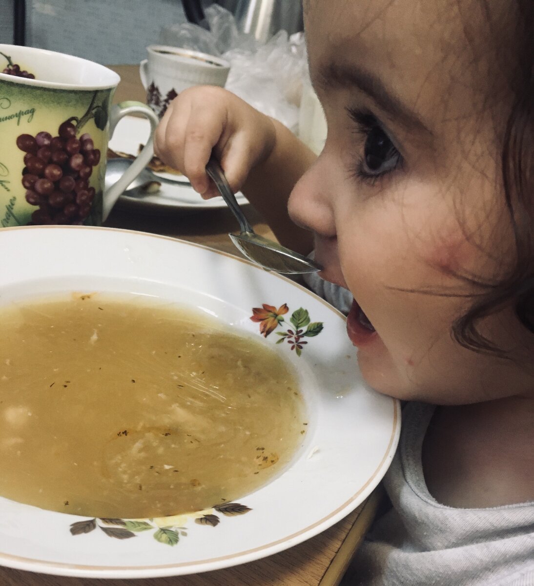 На работе даже суп кажется вкуснее)))