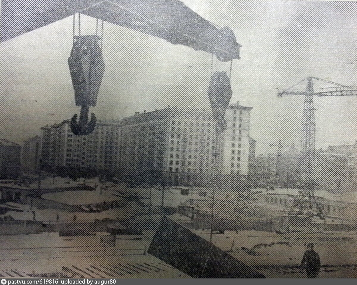 Прокладка Комсомольского проспекта, 1957-1958. Вид от современного Третьего кольца в сторону Садового. С сайта www.pastvu.com.