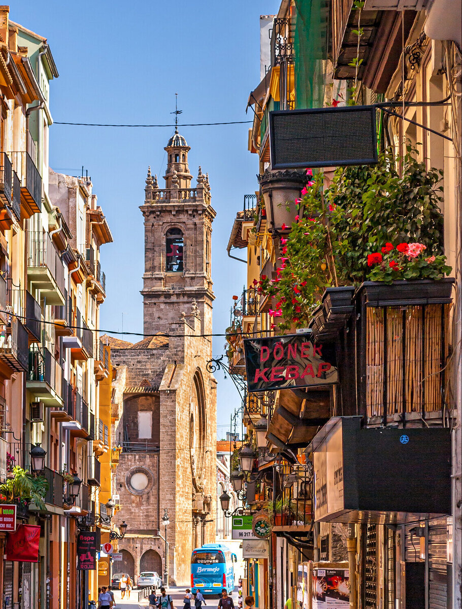 Нашла в интернете фото Валенсийской улочки🌺