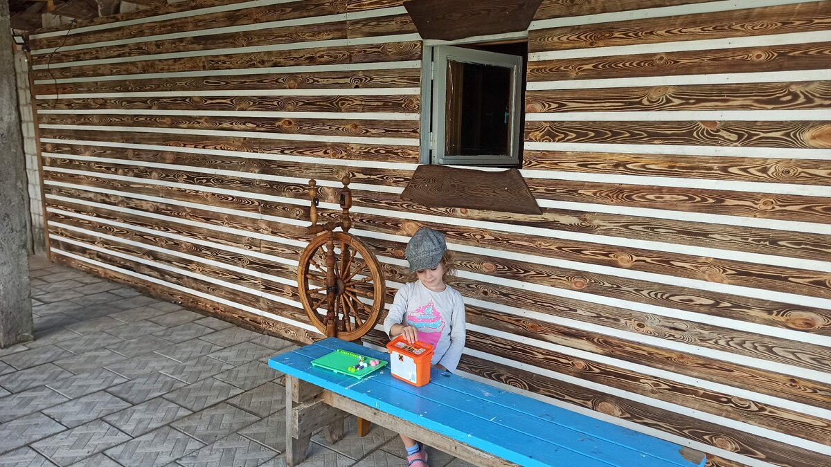 Стена в беседке