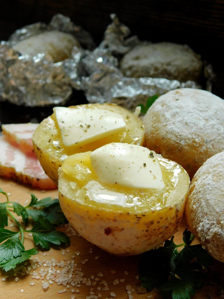 Картофель, запеченный в фольге - пошаговый рецепт с фото на баштрен.рф