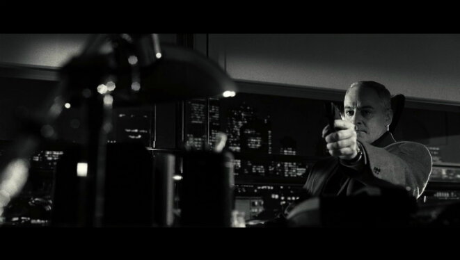 Кадр из фильма "Казино Рояль".