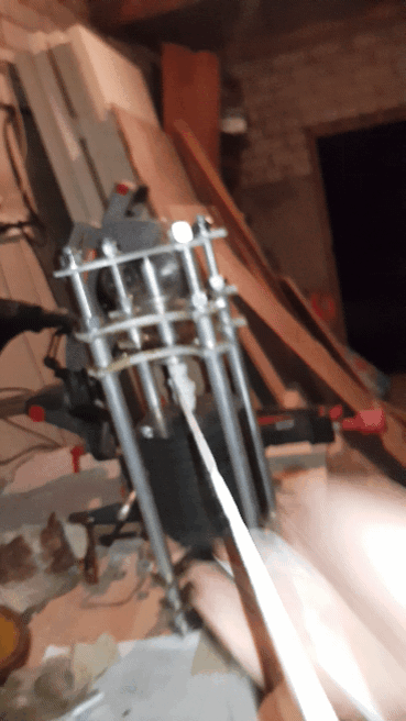 Безжалостные тесты на устойчивость работы. Демонстрационный образец, собранный мною, как это водится, в гараже из металлолома. Главное - работает, и все "внутренности" видны!   