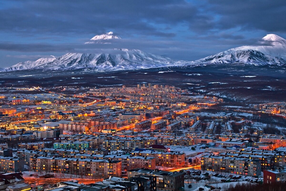 Камчатка какие города. Камчатка Петропавловск-Камчатский. Дальний Восток Петропавловск-Камчатский. Камчатка город Петропавловск. Петропавловск-Камчатский 2016.