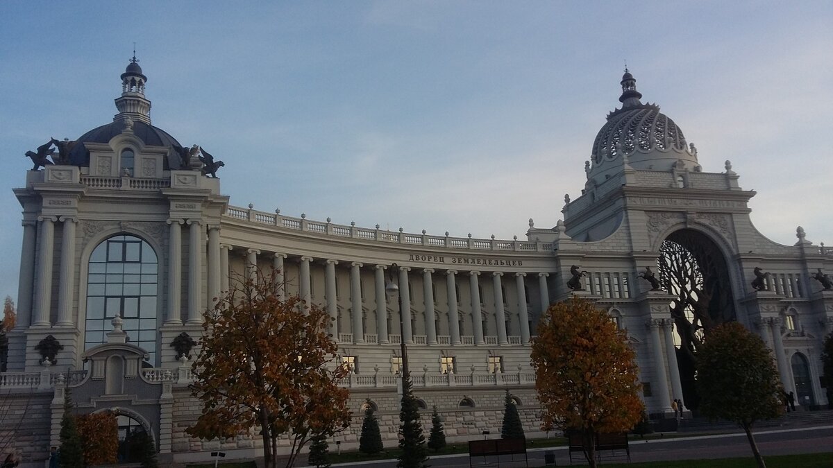 Деревья Дворца