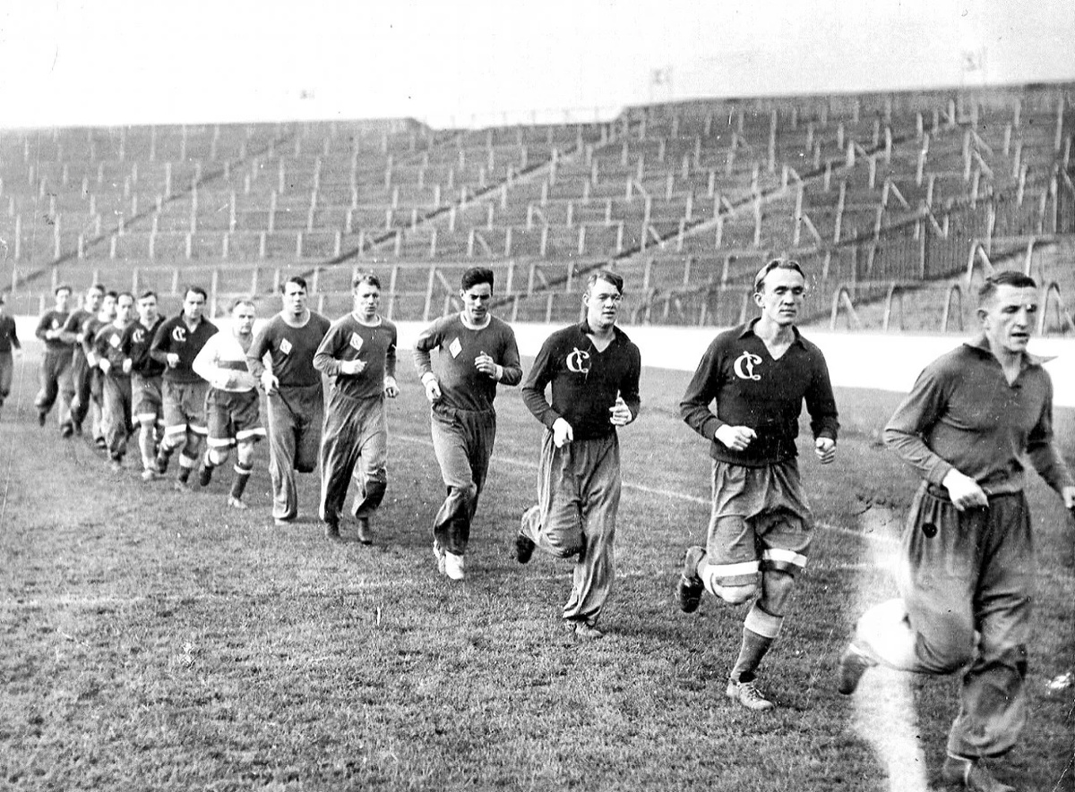 Динамовцы на тренировке