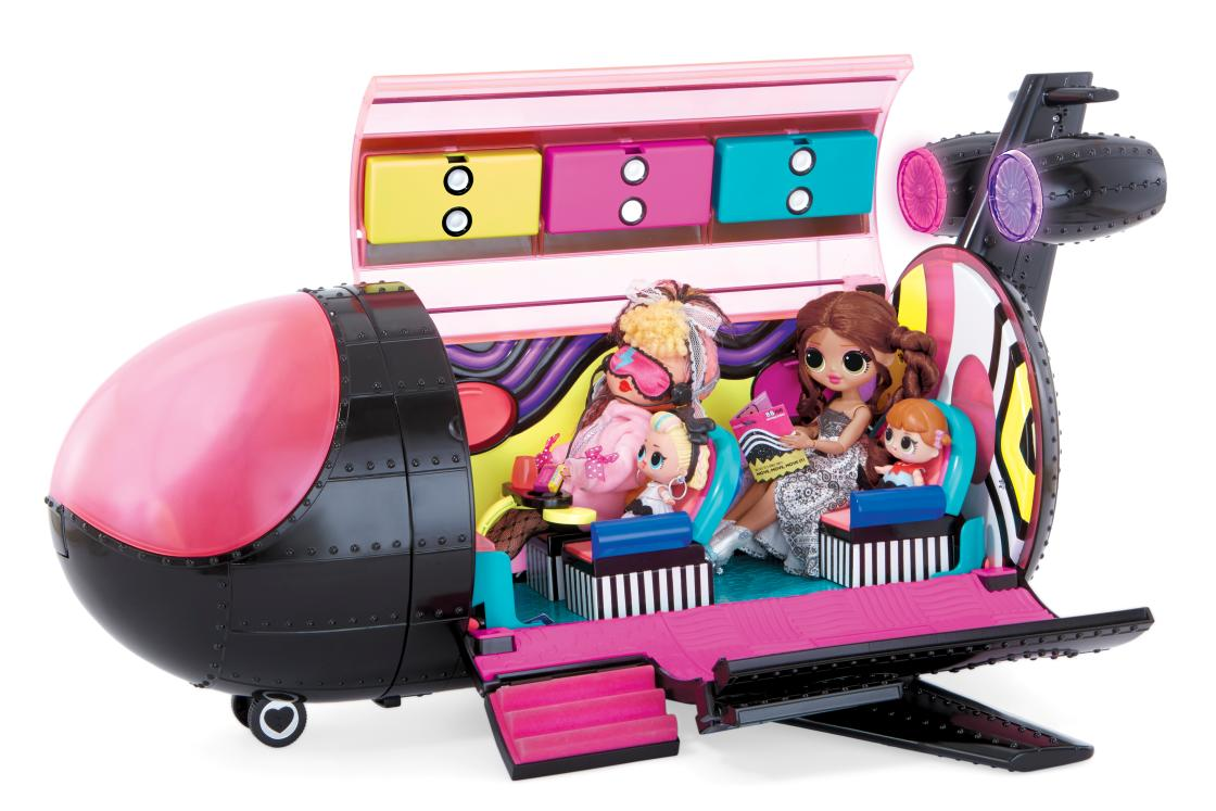 Яркий дизайн салона порадует ребенка разнообразием красок.