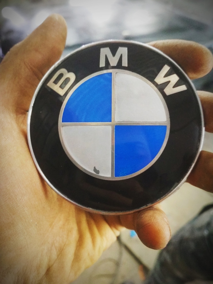 Оригинальная эмблема BMW