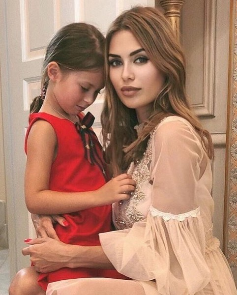 Источник: https://www.instagram.com/victoriabonya/?hl=ru