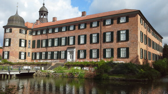 Эйтинский (Ойтинский) замок. Фото https://hamburg14.tourister.ru/excursions/22012