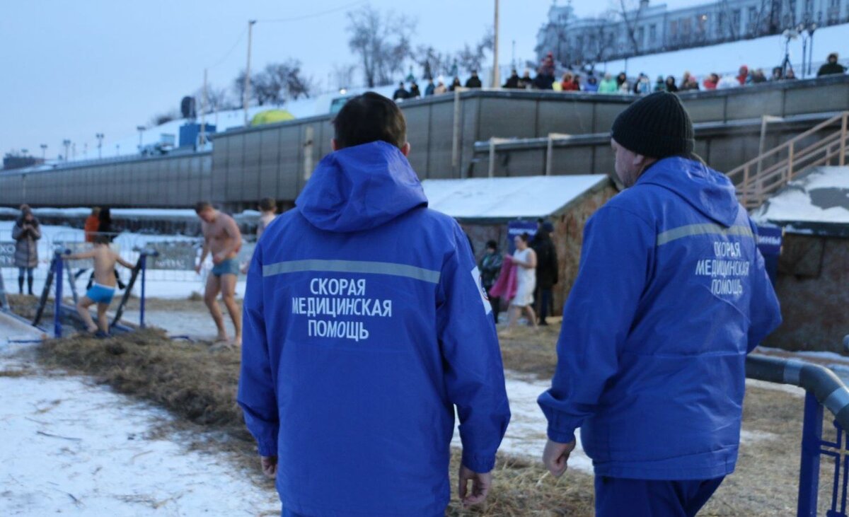 Дежурство медиков у купелей