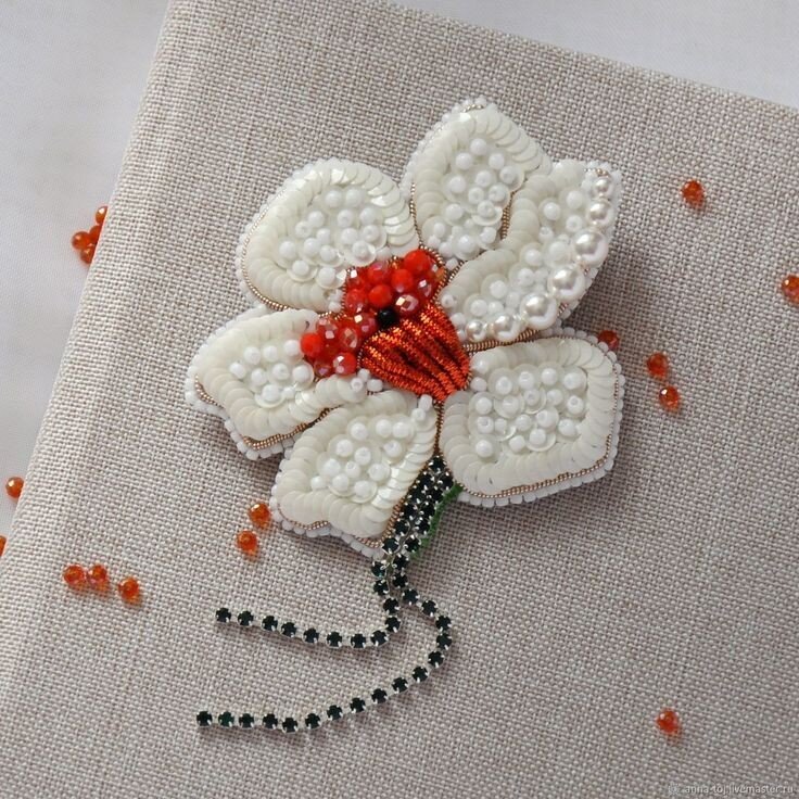 Цветок-нарцисс