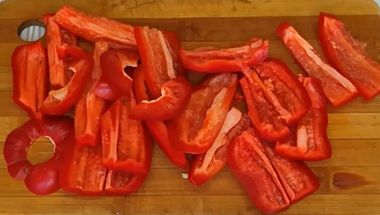 Нарезанный болгарский  перец 