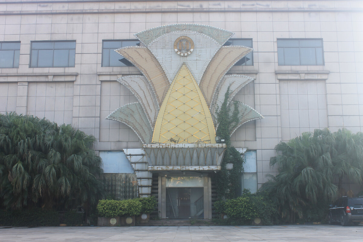 Здание китайского отеля 