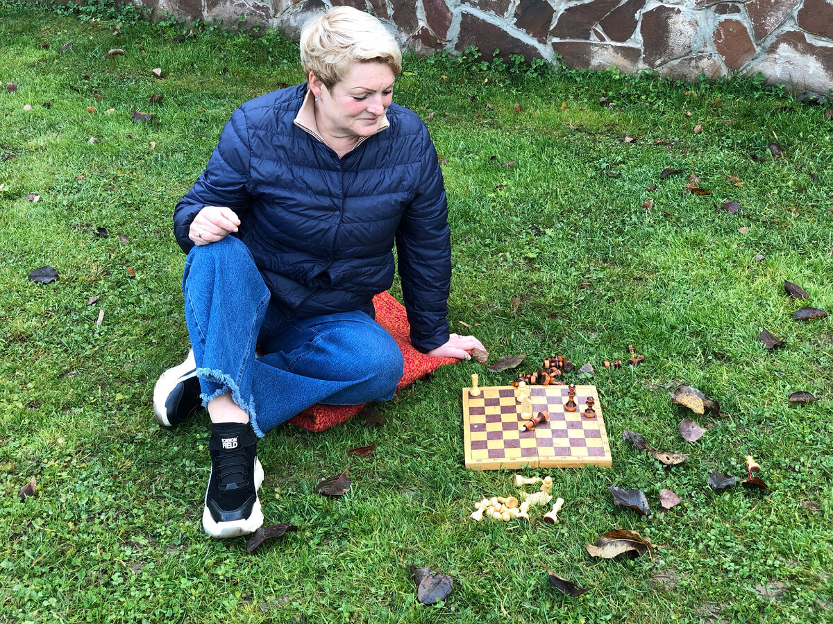 Фото автора. Мой ход конем при борьбе с листвой на газоне