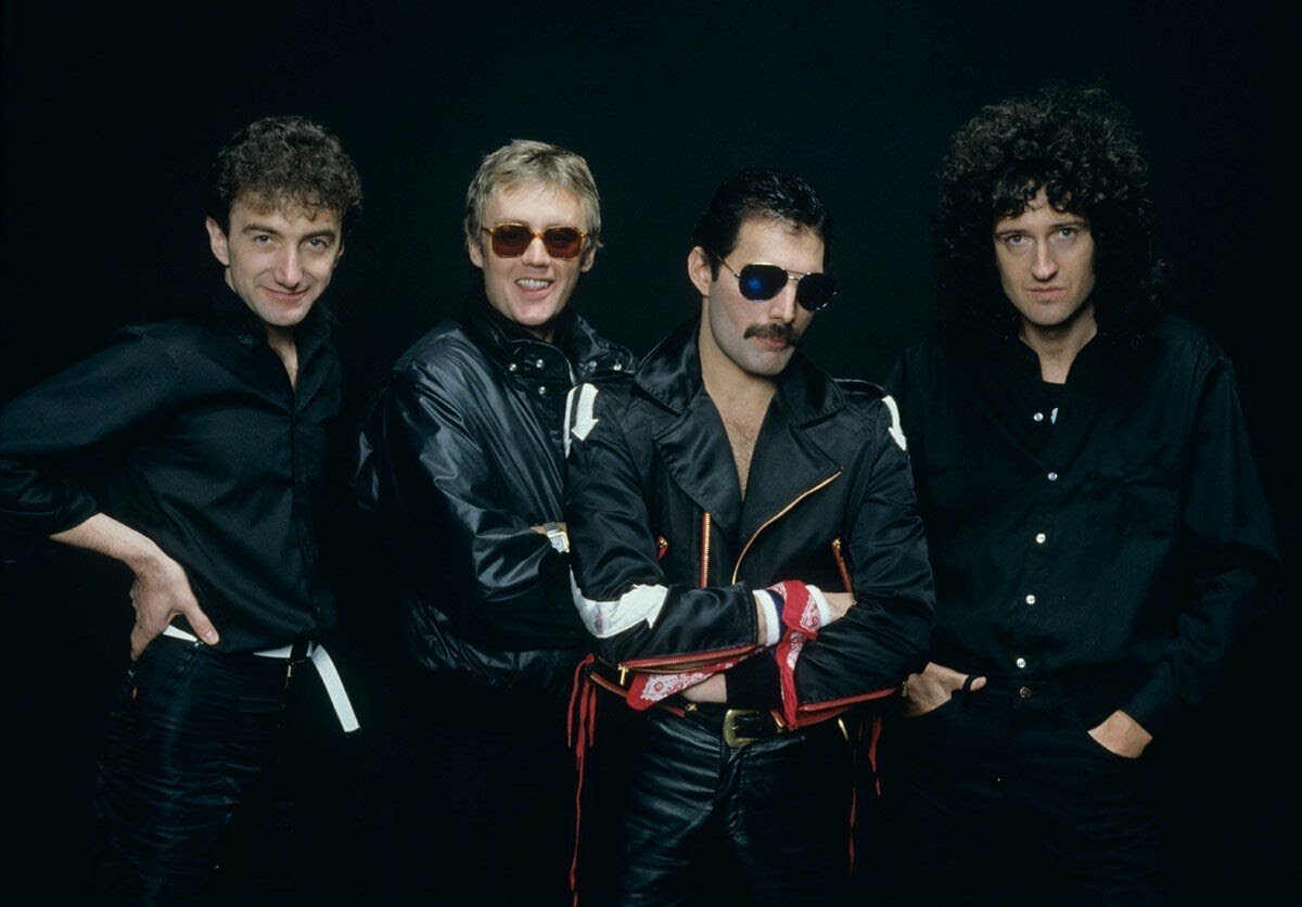 Это группа QUEEN и они хотят твою душу!