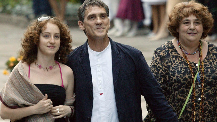 Гаркалин с женой и дочерью Никой https://img.gazeta.ru