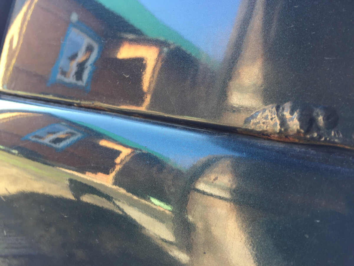 Вышел и сфотографировал первую встречную десятку. Жуки всегда сопровождают Автоваз. 