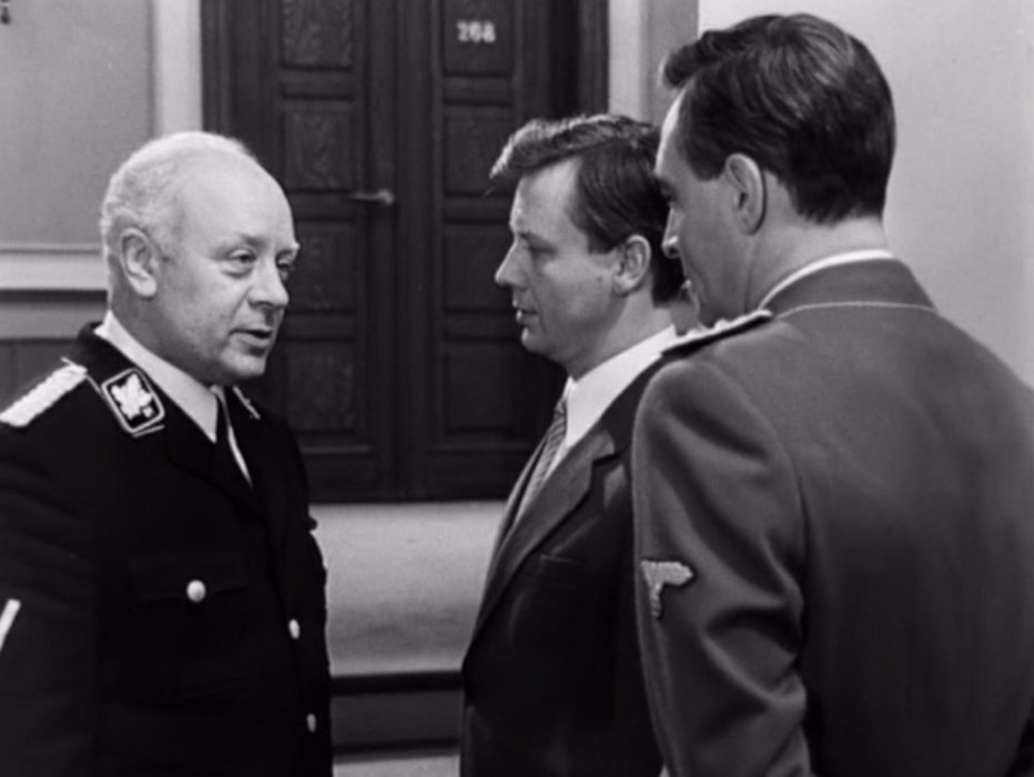 Кадр  из фильма «17 мгновений весны»