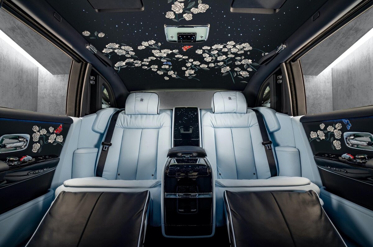 Rolls Royce Phantom 2021 салон