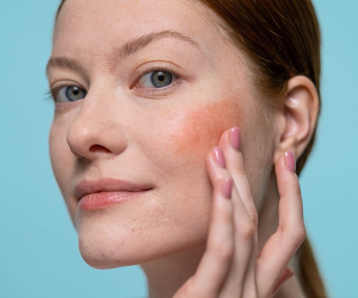     Лифтинг VS свежесть: 2 простые техники нанесения румян с принципиально разным эффектом