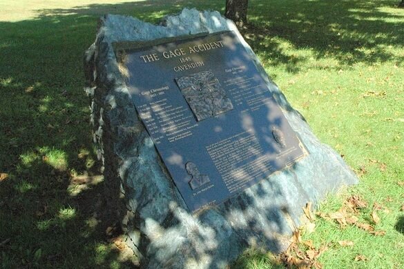 Монумент в честь Гейджа в городе Кавендиш штата Вермонт, где и произошёл инцидент.